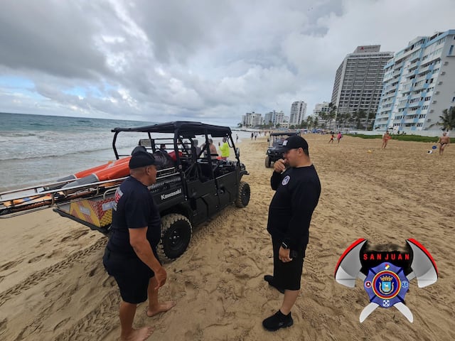 Rescatan a cinco personas arrastradas por corrientes marinas en Condado