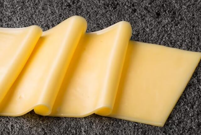 Marca de queso retira más de 80 mil cajas de “slices” porque el envoltorio se queda adherido
