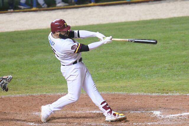 Emmanuel Rivera regresa al terreno de juego con los Indios de Mayagüez