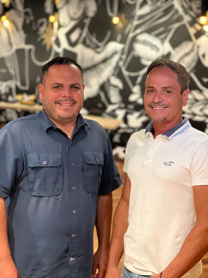Los hermanos Michael McQueeny y Joseph McQueeny desarrollaron el concepto del recién inaugurado Hornofino Pan-Vino-Café.
