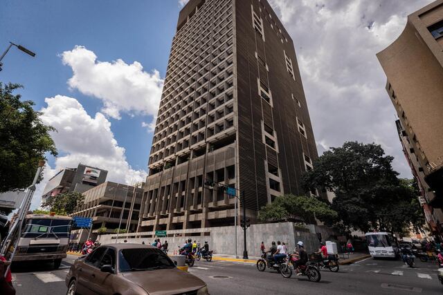 EE.UU. levanta sanciones a la banca pública de Venezuela