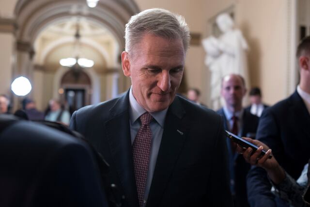 Fracasa plan presupuestario de McCarthy para evitar cierre del gobierno