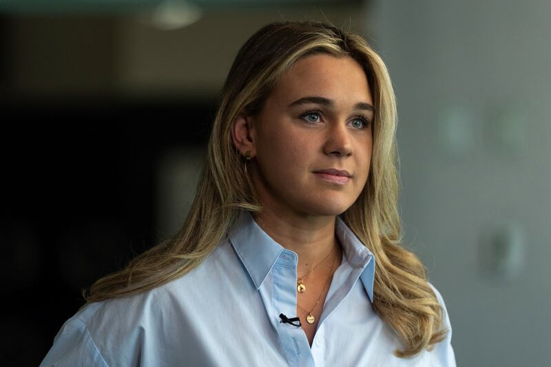 Ali Truwit en una entrevista con The Associated Press, en Stamford, Connecticut, el 2 de agosto de 2024. (AP Photo/Julia Nikhinson)