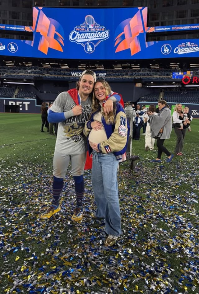 Nace el segundo hijo de Kike Hernández y Mariana Vicente