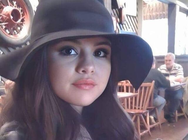 Selena Gomez alcanza el puesto número 1 de la lista Billboard con su álbum Rare
