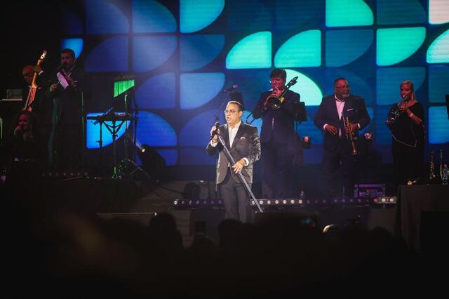 Gilberto Santa Rosa se presenta ante casa llena en Chile