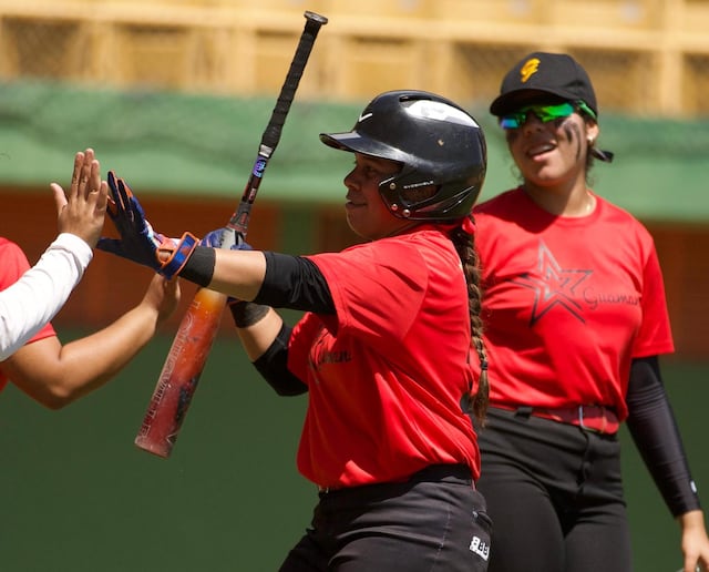 Guayama detiene racha invicta de Arecibo y empata la final del Béisbol Femenino