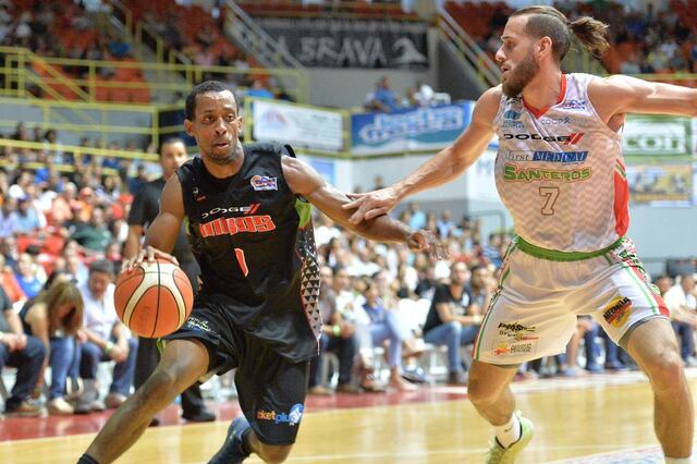 Santeros y Cariduros pasan a las semifinales de BSN