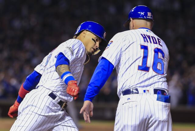 Javier Báez brilla con dos jonrones