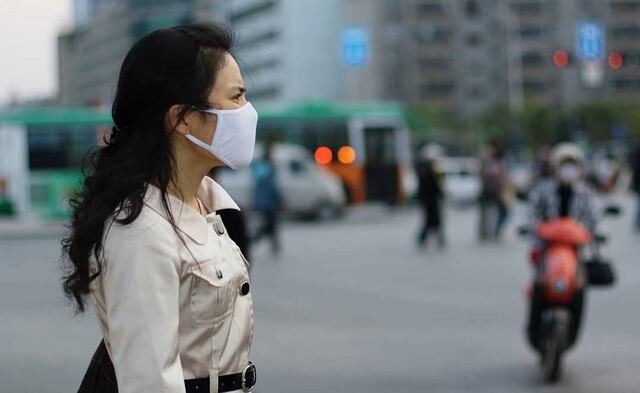 Doctora rompe en un llanto desgarrador en China por aumento de casos del coronavirus
