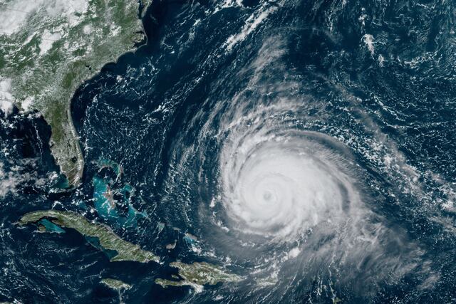 El huracán Lee se aleja del Caribe y se dirige al Atlántico canadiense