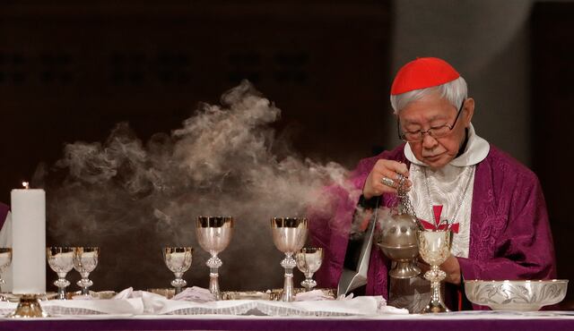 Cardenales desafían a Francisco por ratificar enseñanzas sobre homosexualidad y mujeres