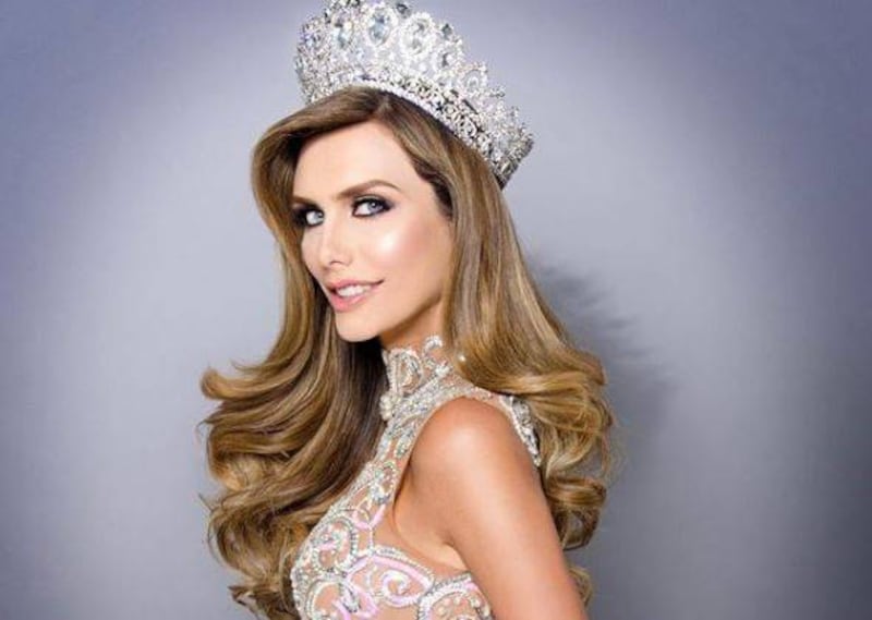 Angela Ponce.
