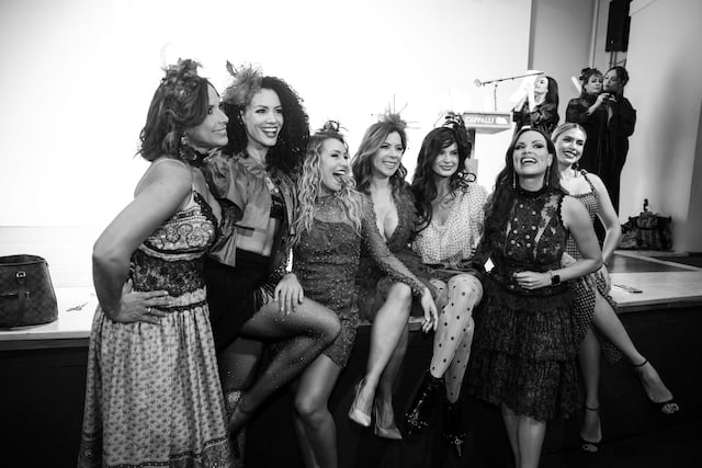 Comunicadoras puertorriqueñas brillan con estilo en el desfile de Lisa Cappalli