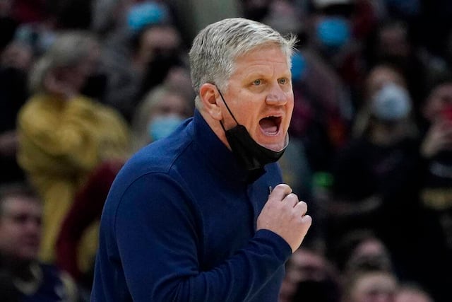 Un 14to entrenador de NBA entra en protocolos de COVID-19