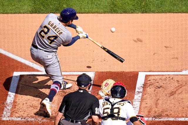 Cerveceros aplastan 11-2 a Piratas y logran 11vo triunfo