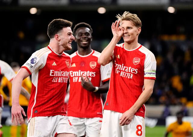 Arsenal retoma el liderato de la Liga Premier