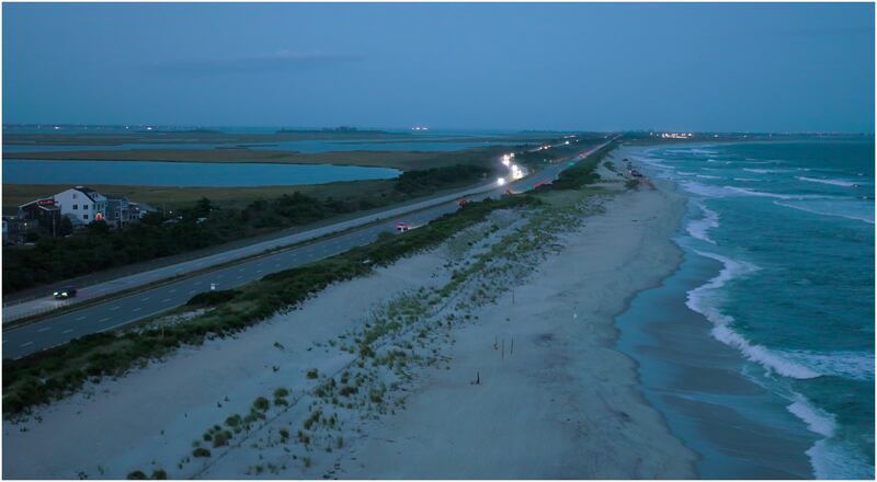 La nueva docuserie de Netflix desentraña los secretos de las muertes en Gilgo Beach.