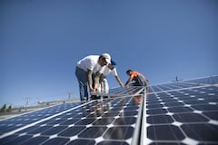 Junta exige al Negociado de Energía y a la AEE explicar atrasos en proyectos renovables