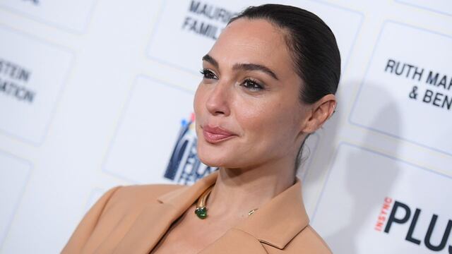 Actriz Gal Gadot revela que fue operada de emergencia por un coágulo en el cerebro