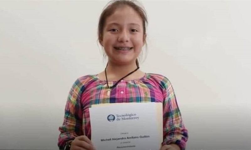 Ya está lista para entrar al Tecnológico de Monterrey.- Facebook Karen Guillén