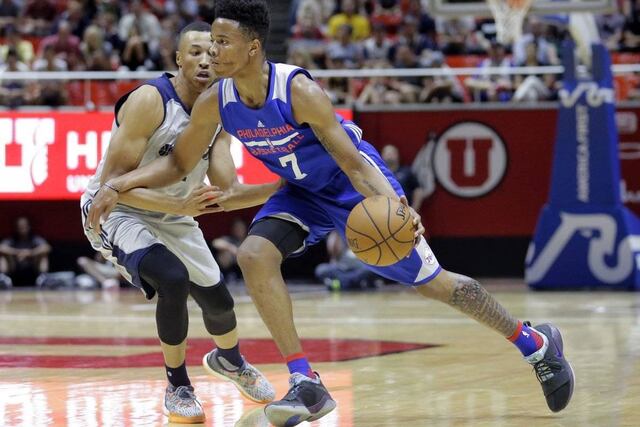 Fultz se lesiona y Lonzo Ball anota triple doble