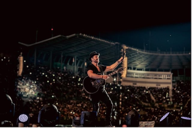 Arjona conquista a casa llena el Foro Sol en Ciudad de México