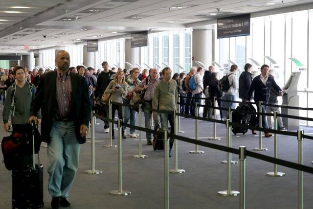 Policía dispara a un hombre en el aeropuerto de Miami