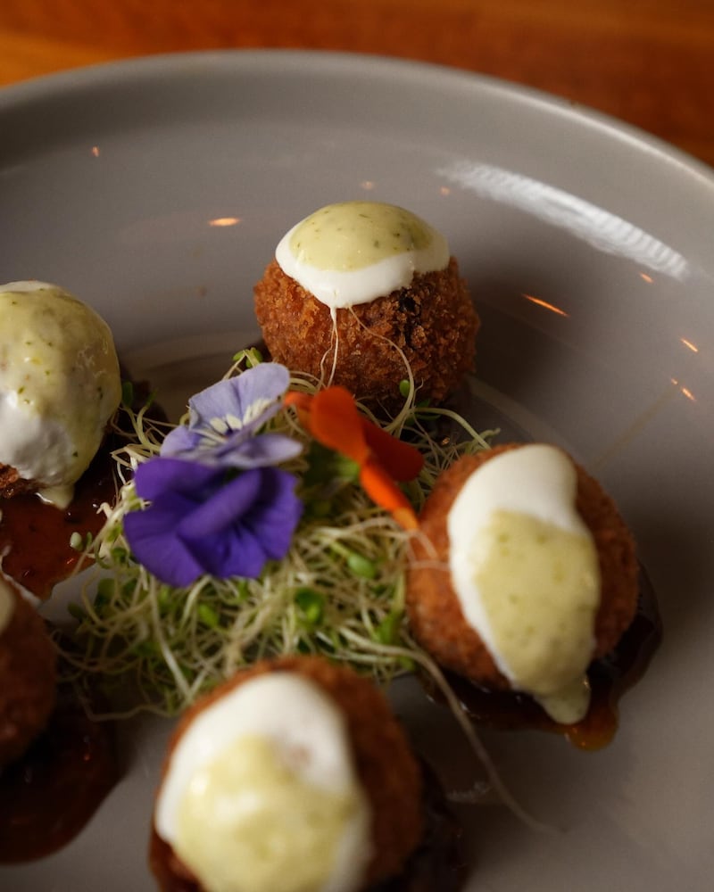 Sabrosas croquetas con carne ahuhamada de Naranjito.