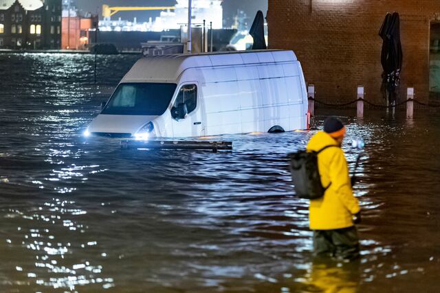 Tormenta lleva fuertes lluvias y vientos al norte de Europa