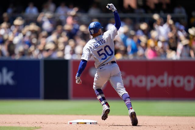 Dodgers aturden a Padres por 13-7