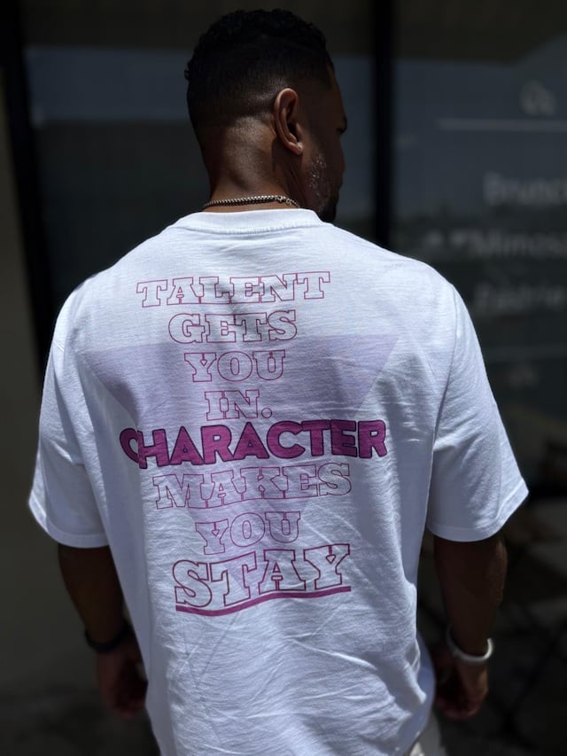 Jasond Calderón lanza nueva línea de ropa bajo el nombre “Eight22”