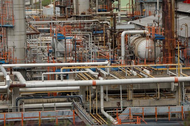 Liberarán 400 millones de barriles de petróleo por la crisis en el estrecho de Ormuz