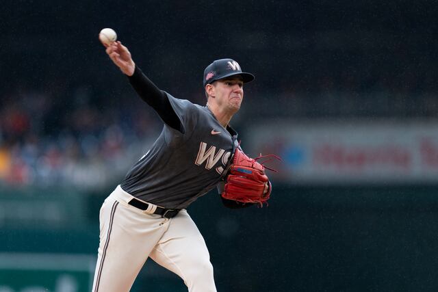 Jackson Rutledge logra la primera victoria de su carrera