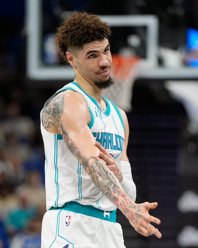 LaMelo Ball, base de los Hornets, estará fuera de la cancha por al menos dos semanas