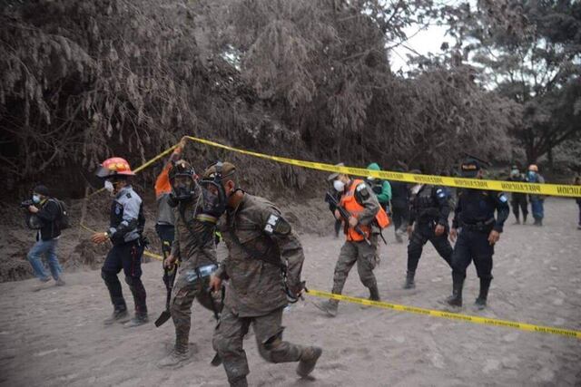 Retoman búsqueda de víctimas erupción del volcán de Fuego