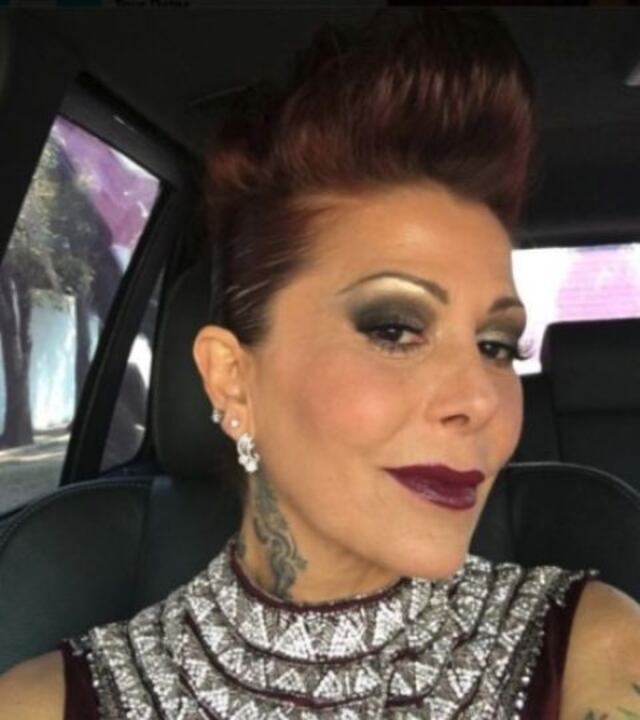 Alejandra Guzmán le lanza cámara a reportero en pleno aeropuerto