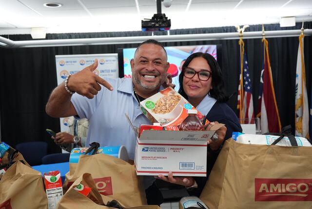 Carteros de Puerto Rico lideran la mayor colecta de alimentos en un solo día