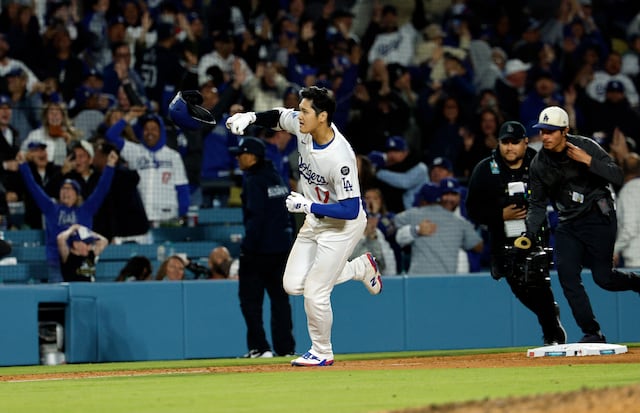 Jonrón de Ohtani impulsa a los Dodgers a récord perfecto de 8-0