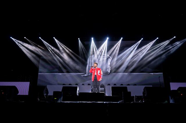 Redimi2 realiza majestuosa presentación en el Coliseo de Puerto Rico