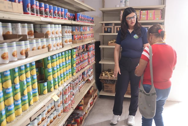 Nuevas Farmacias de Alimentos en Centros 330