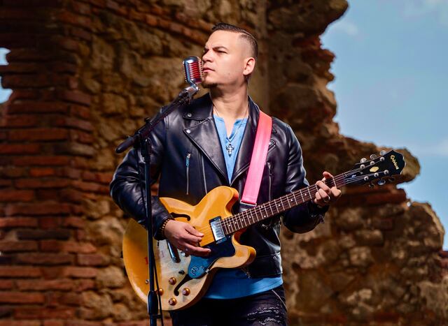 AleJosé pinta con música los colores del alma