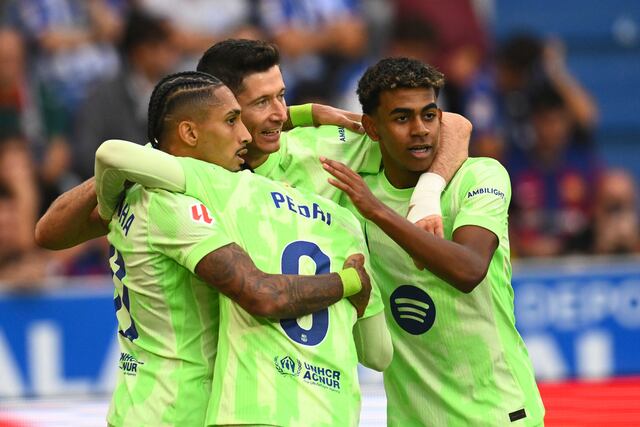 Barcelona derrota 3-0 a Alavés