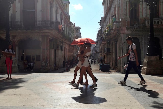 Turismo en Cuba se desploma un 64% en medio de presiones de EEUU