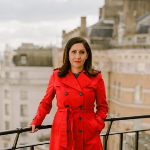 Presentadora de BBC realiza gesto obsceno mientras estaba en vivo