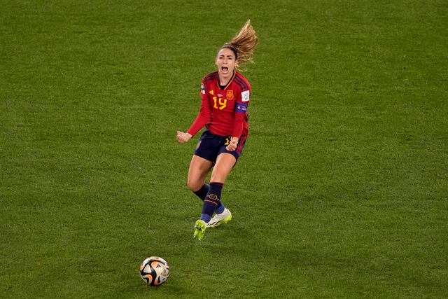 La campeona española Olga Carmona se entera de la muerte de su padre tras la final