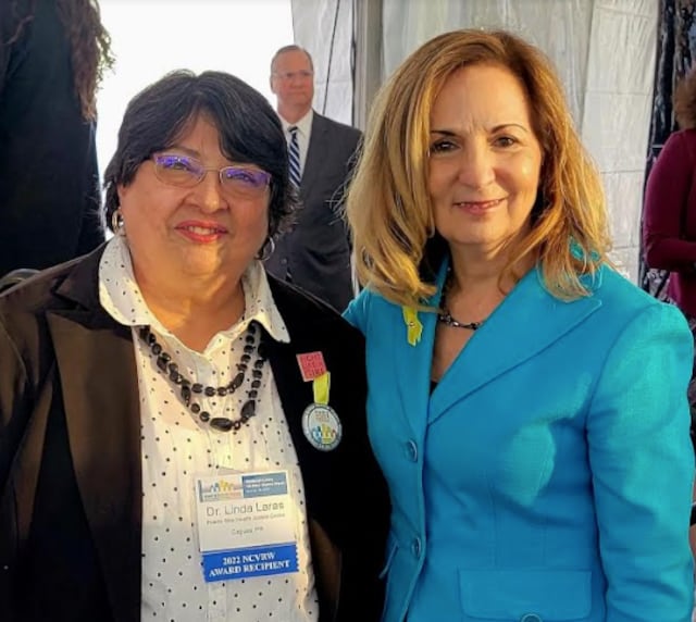 Otorgan galardones a ginecóloga puertorriqueña