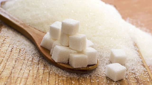 Alertan sobre alimentos con aspartamo que pueden causar cáncer de hígado