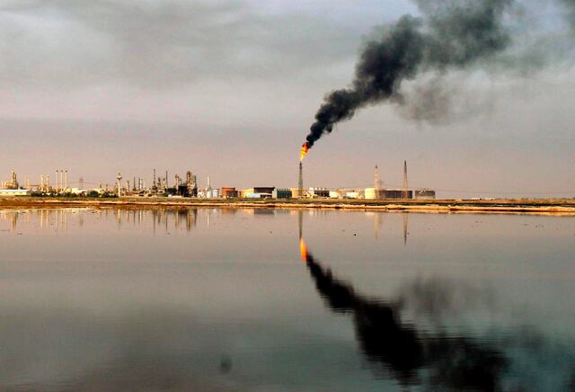 El petróleo se dispara más del 4 % por la guerra contra Irán y la amenaza en el estrecho de Ormuz