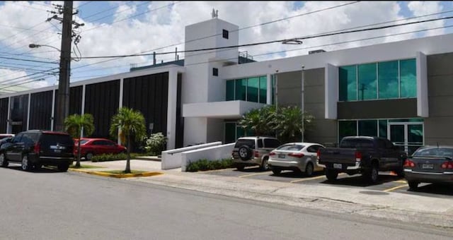 Instan al Departamento de Educación a implementar currículo antirracista